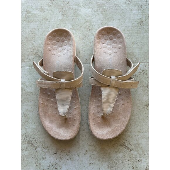 Vionic Karley T Strap Sandals Sz 7.5 - Picture 2 of 8